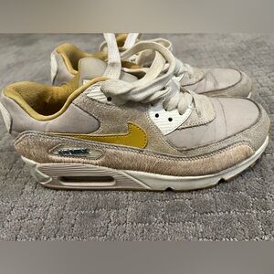 Nike womens air max size 8